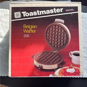 Toastmaster Belgian Waffler 250. NOS!! Vintage!!